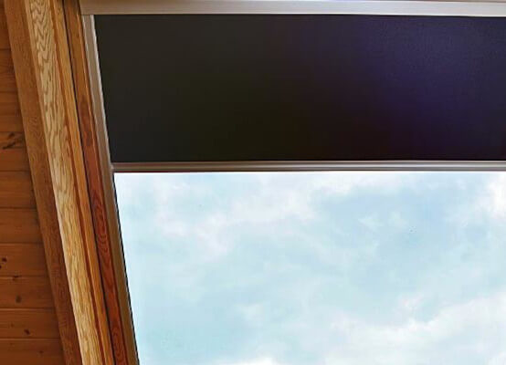 Dachfenster mit Rollo