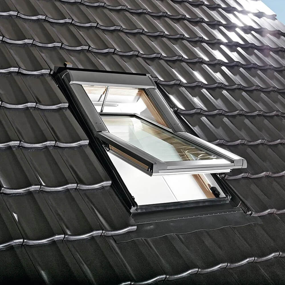 Roto R6 Holz Schwingfenster Einbau am Dach