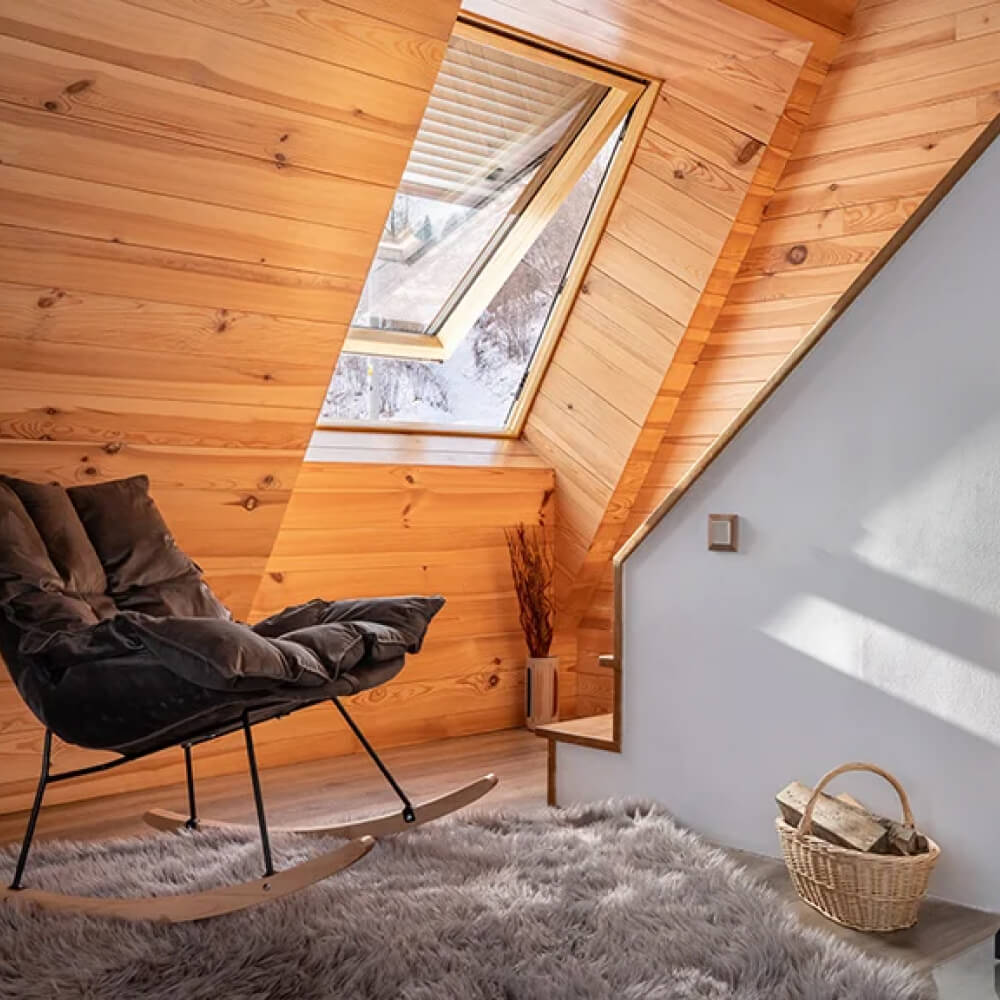 Roto R8 Holz geöffnet mit Rollladen