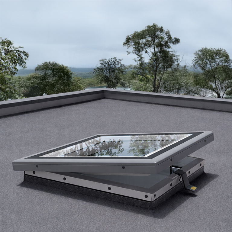 Elektrisches Flachdachfenster