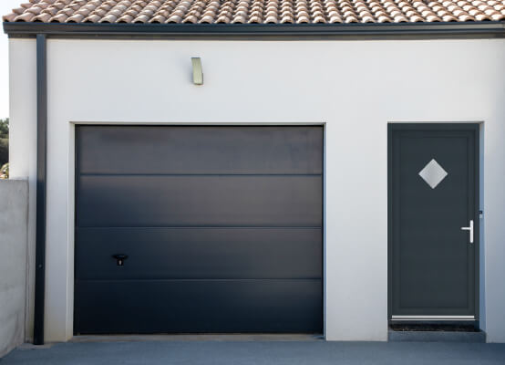Nebeneingangstür Marly Garage
