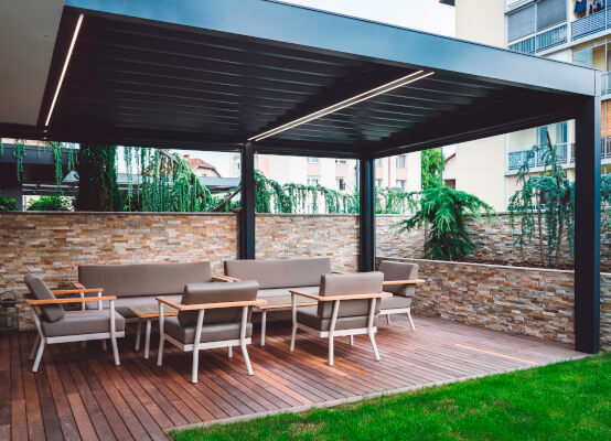 Anbaupergola auf der Terrasse