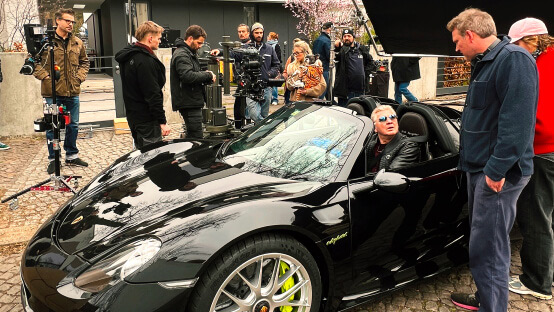 Behind the scenes: Stefan Effenberg am Set für fenster.com