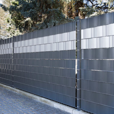 Doppelstabmattenzaun mit Sichtschutz